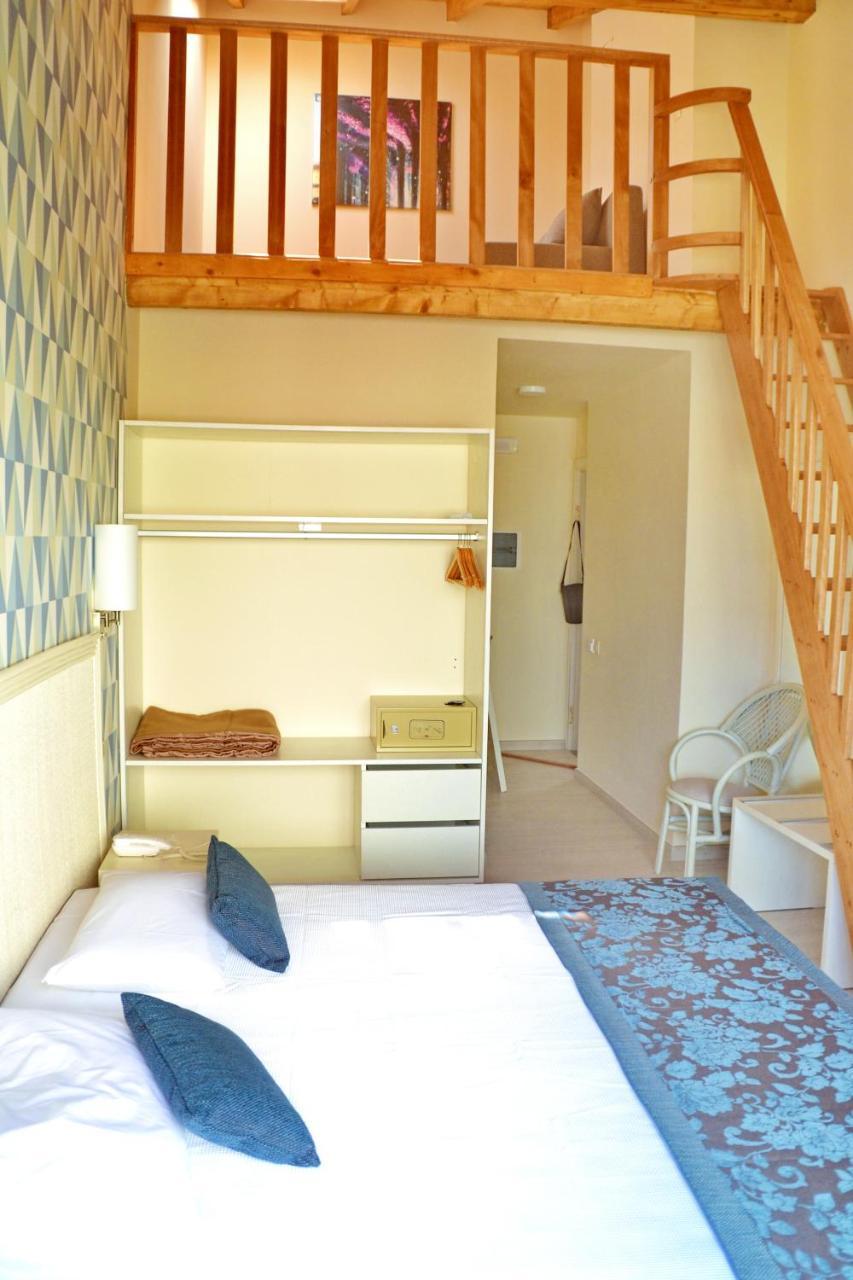Ouril Hotel Julia Santa Maria Eksteriør bilde
